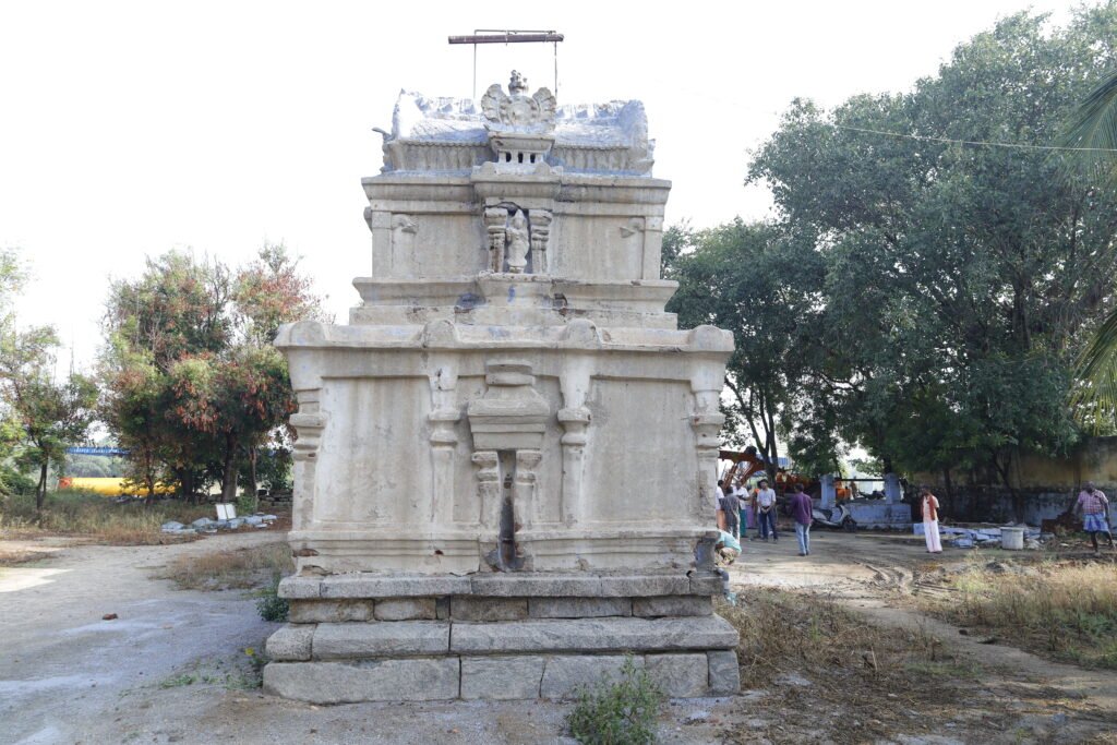 பழைய கோயில் அகற்றல்