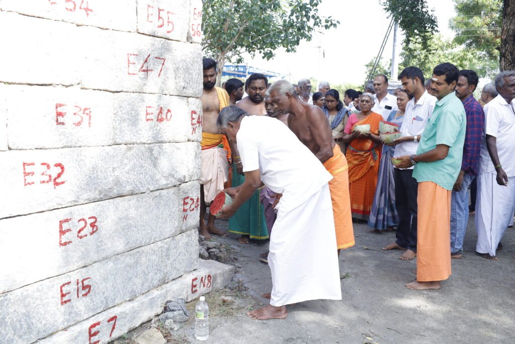 பழைய கோயில் அகற்றல்